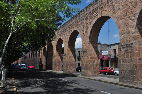 Uma das grandes atrações de Morelia, no México: o centenário Aqueduto